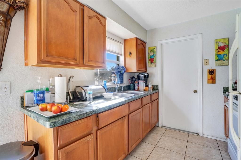 Recently Sold: $215,000 (3 beds, 2 baths, 1000 Square Feet)