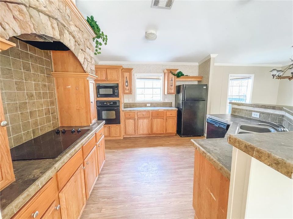 Recently Sold: $254,000 (3 beds, 2 baths, 1512 Square Feet)