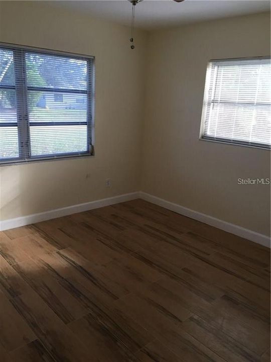 Recently Rented: $1,595 (2 beds, 1 baths, 892 Square Feet)