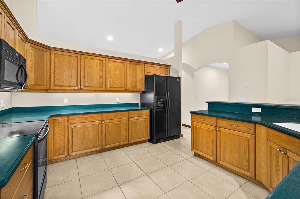 Recently Sold: $625,000 (3 beds, 2 baths, 2704 Square Feet)