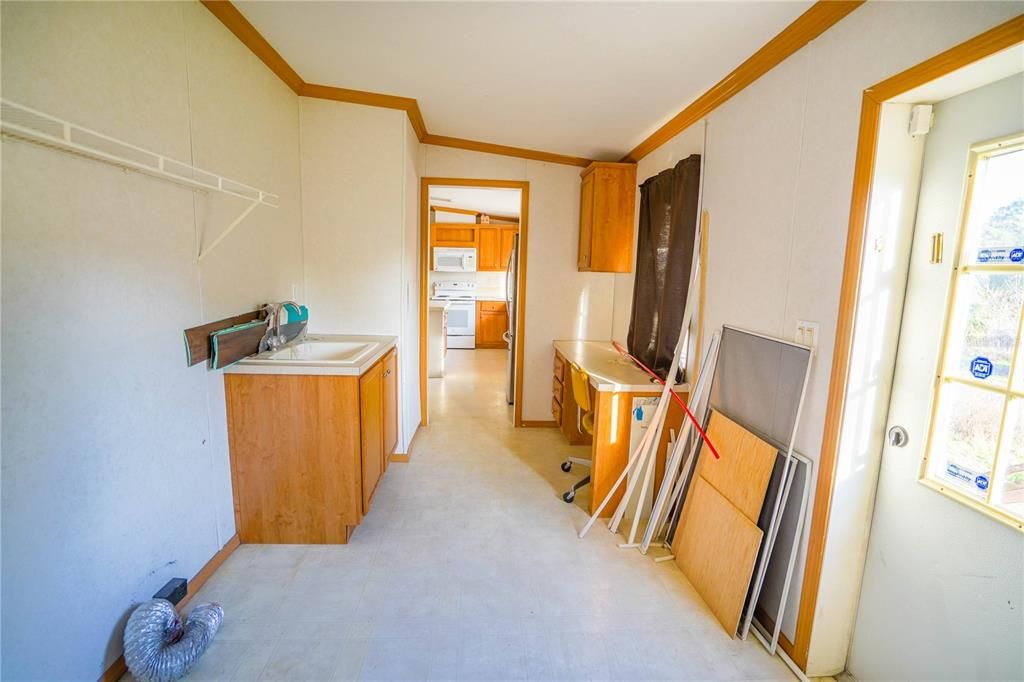 Vendido Recientemente: $249,900 (3 camas, 2 baños, 1984 Pies cuadrados)