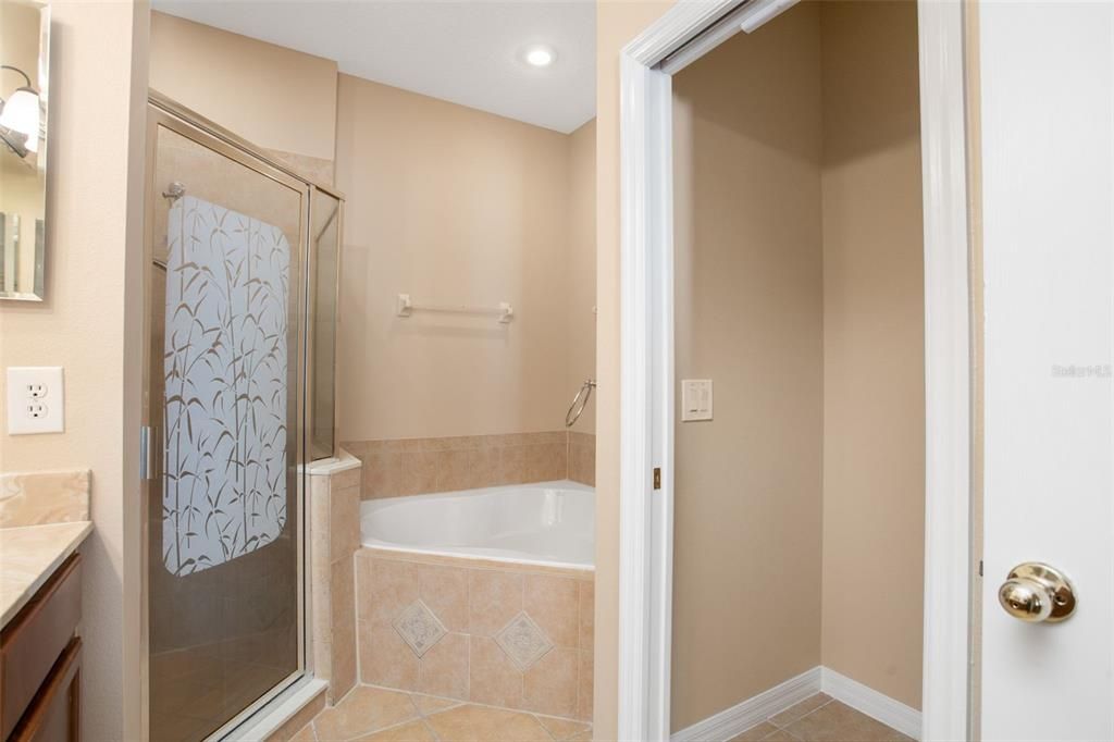 最近售出: $270,000 (3 贝兹, 2 浴室, 1386 平方英尺)