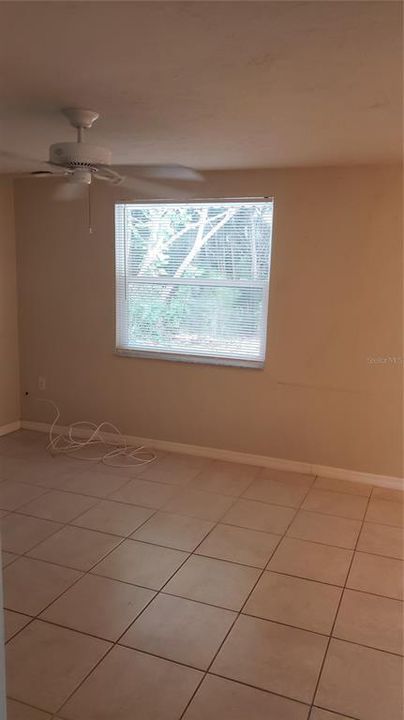 Recently Rented: $1,050 (1 beds, 1 baths, 550 Square Feet)