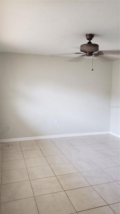 Recently Rented: $1,050 (1 beds, 1 baths, 550 Square Feet)
