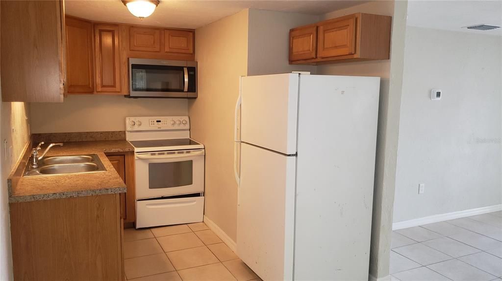 Recently Rented: $1,050 (1 beds, 1 baths, 550 Square Feet)