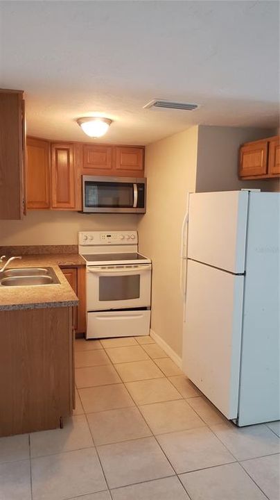 Recently Rented: $1,050 (1 beds, 1 baths, 550 Square Feet)