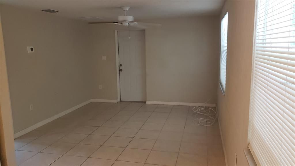 Recently Rented: $1,050 (1 beds, 1 baths, 550 Square Feet)