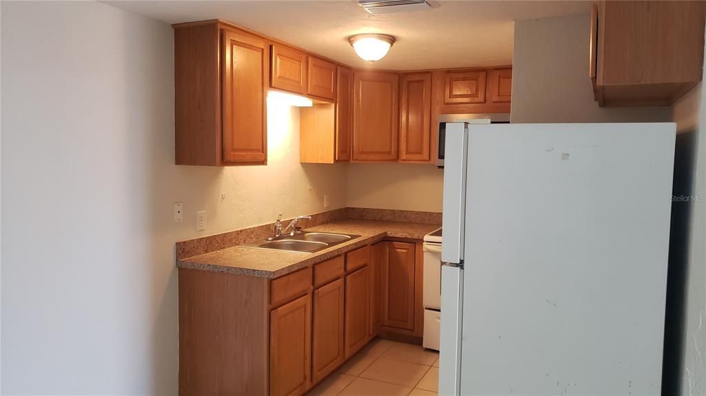 Recently Rented: $1,050 (1 beds, 1 baths, 550 Square Feet)