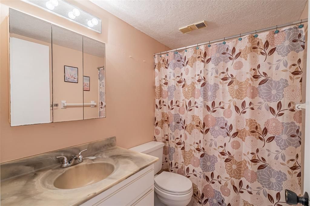 最近售出: $169,900 (2 贝兹, 2 浴室, 1100 平方英尺)