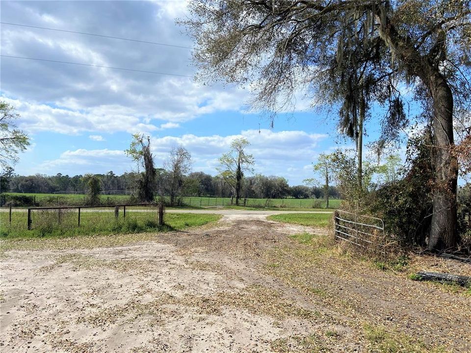 En Venta: $599,900 (38.70 acres)