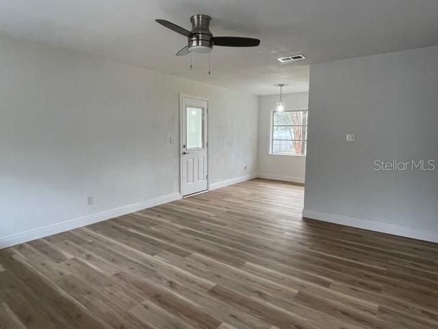 Recently Sold: $216,000 (3 beds, 2 baths, 1000 Square Feet)