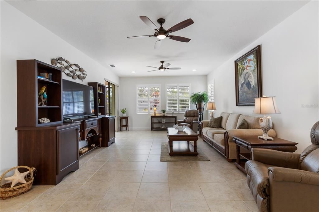 Recently Sold: $454,000 (3 beds, 2 baths, 1708 Square Feet)