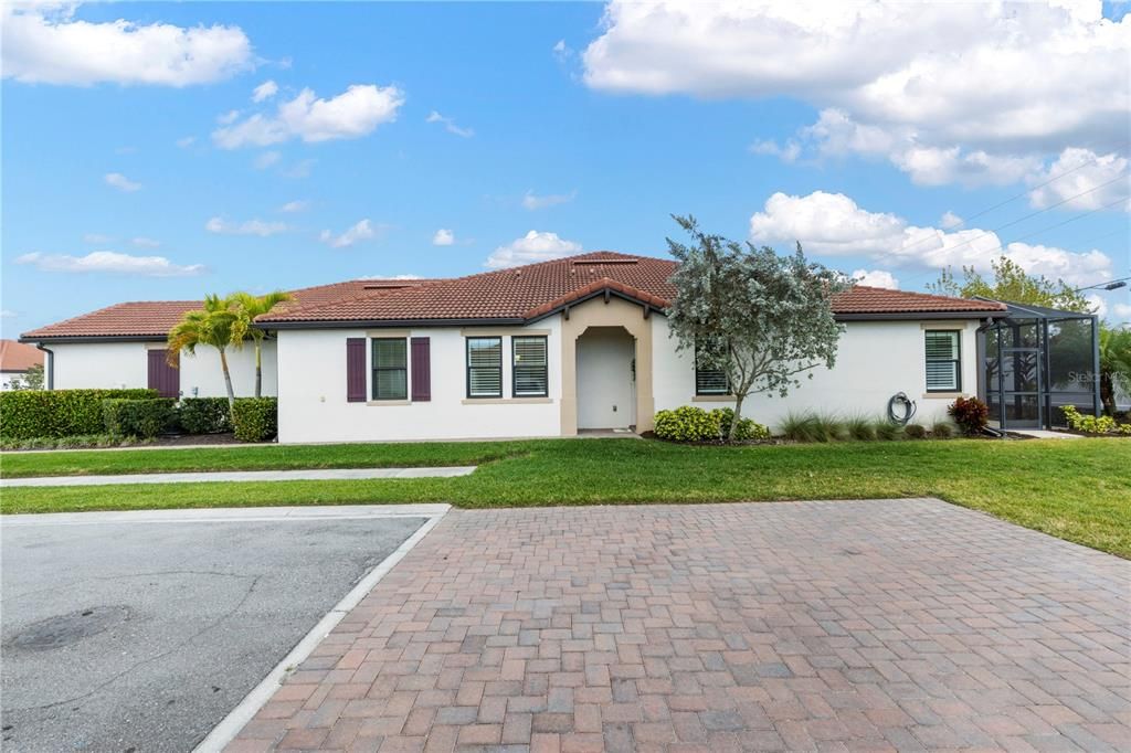 Recently Sold: $454,000 (3 beds, 2 baths, 1708 Square Feet)