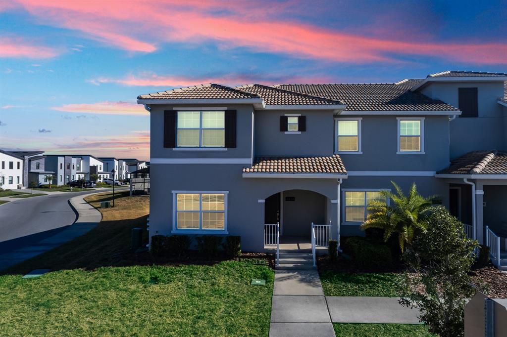 Recently Sold: $520,000 (5 beds, 4 baths, 2168 Square Feet)