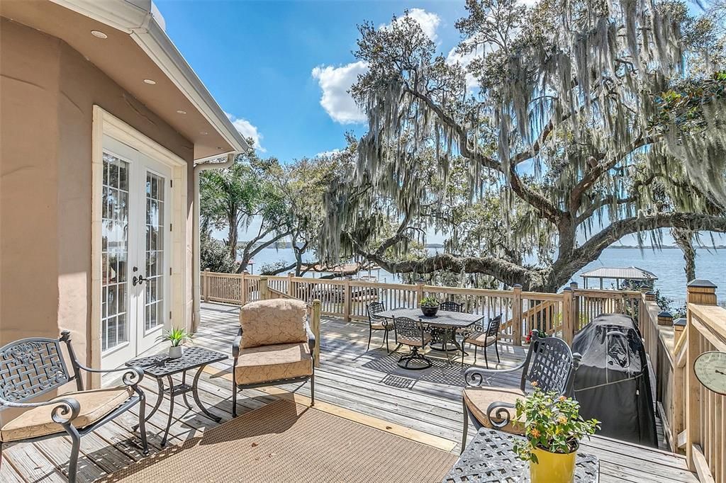 Recently Sold: $1,900,000 (3 beds, 3 baths, 4297 Square Feet)