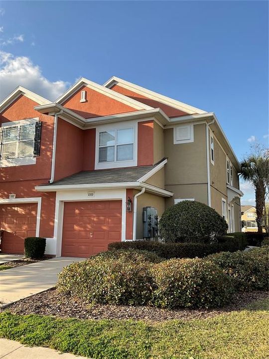 Recently Rented: $2,300 (3 beds, 2 baths, 1542 Square Feet)
