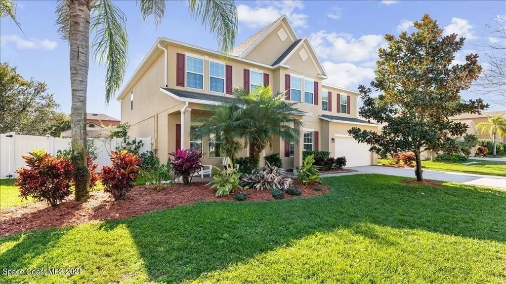 Recently Sold: $576,000 (6 beds, 3 baths, 4208 Square Feet)