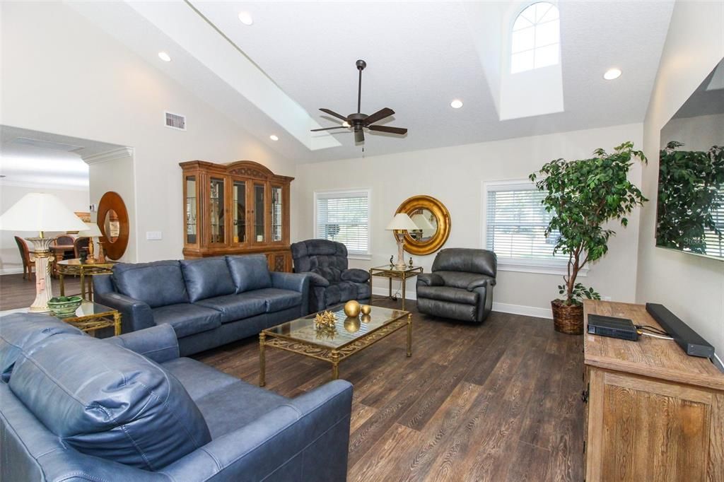 Recently Sold: $1,299,000 (4 beds, 2 baths, 3450 Square Feet)