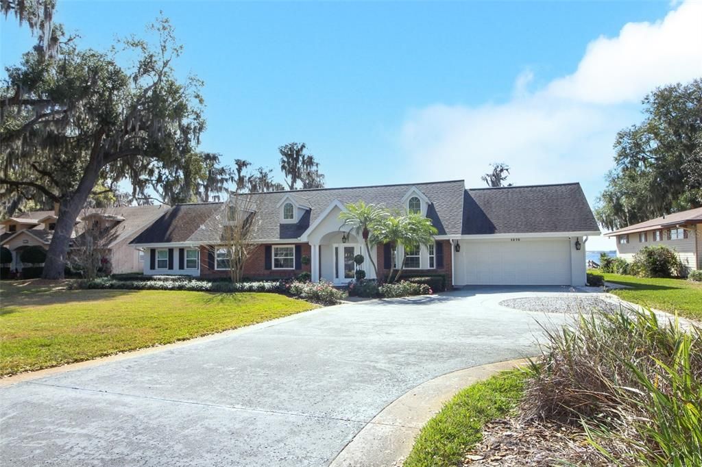 Recently Sold: $1,299,000 (4 beds, 2 baths, 3450 Square Feet)