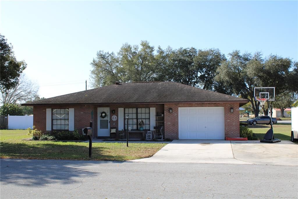 Recently Sold: $225,000 (3 beds, 2 baths, 1065 Square Feet)