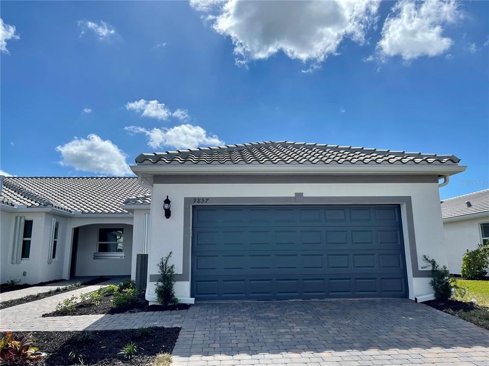 Vendido Recientemente: $382,975 (3 camas, 2 baños, 1602 Pies cuadrados)