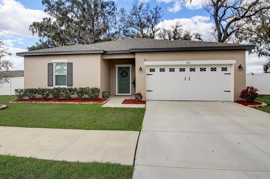Recently Sold: $365,000 (3 beds, 2 baths, 1800 Square Feet)