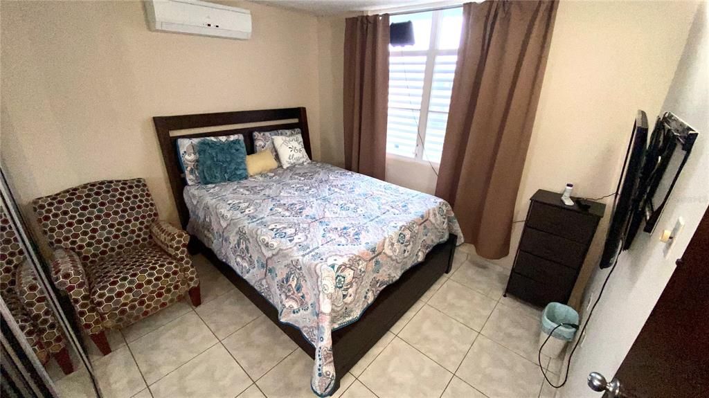 Vendido Recientemente: $585,000 (6 camas, 3 baños, 3173 Pies cuadrados)