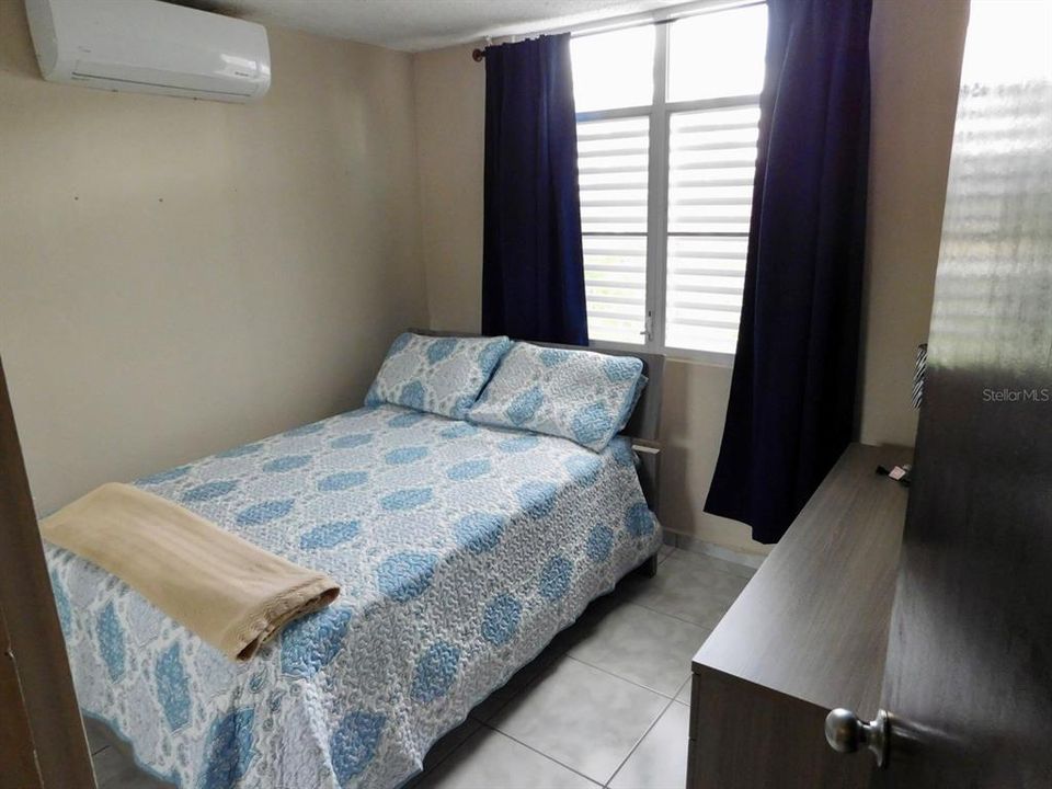 Vendido Recientemente: $585,000 (6 camas, 3 baños, 3173 Pies cuadrados)