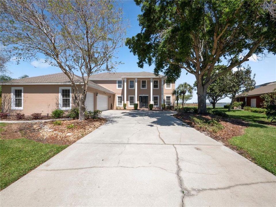 Recently Sold: $849,000 (5 beds, 4 baths, 4827 Square Feet)
