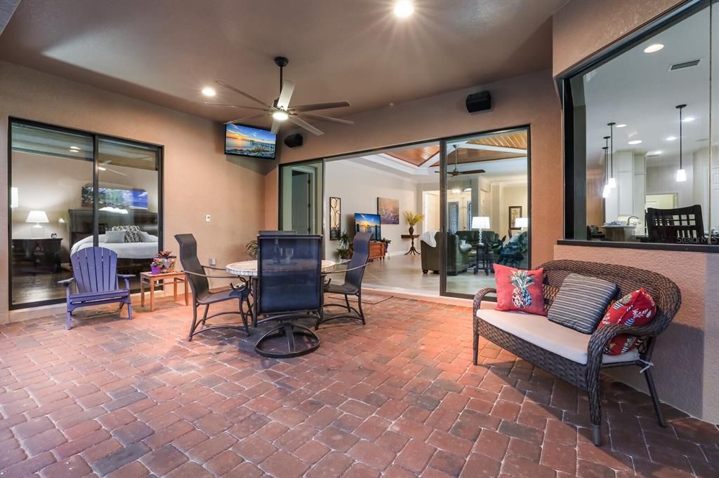 Recently Sold: $1,400,000 (3 beds, 3 baths, 2930 Square Feet)