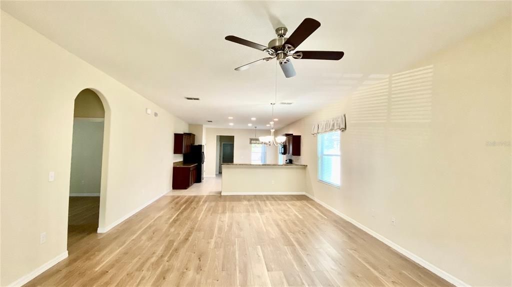 Recently Sold: $420,000 (3 beds, 2 baths, 1704 Square Feet)