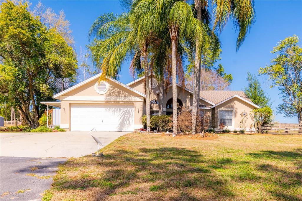 Recently Sold: $550,000 (4 beds, 2 baths, 2055 Square Feet)