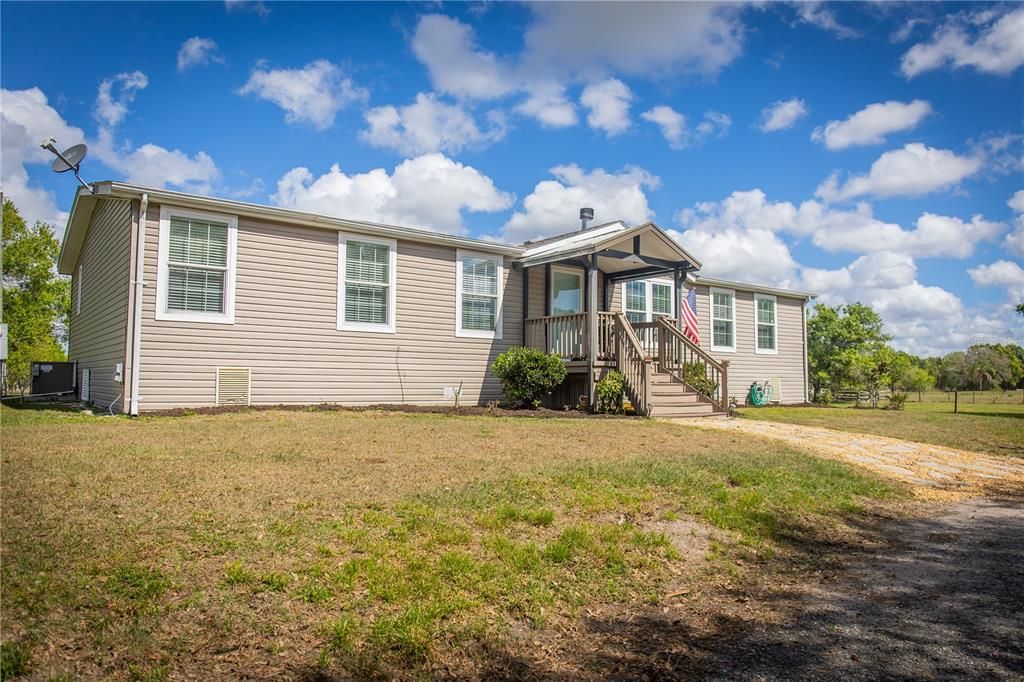 Recently Sold: $375,000 (3 beds, 2 baths, 1860 Square Feet)