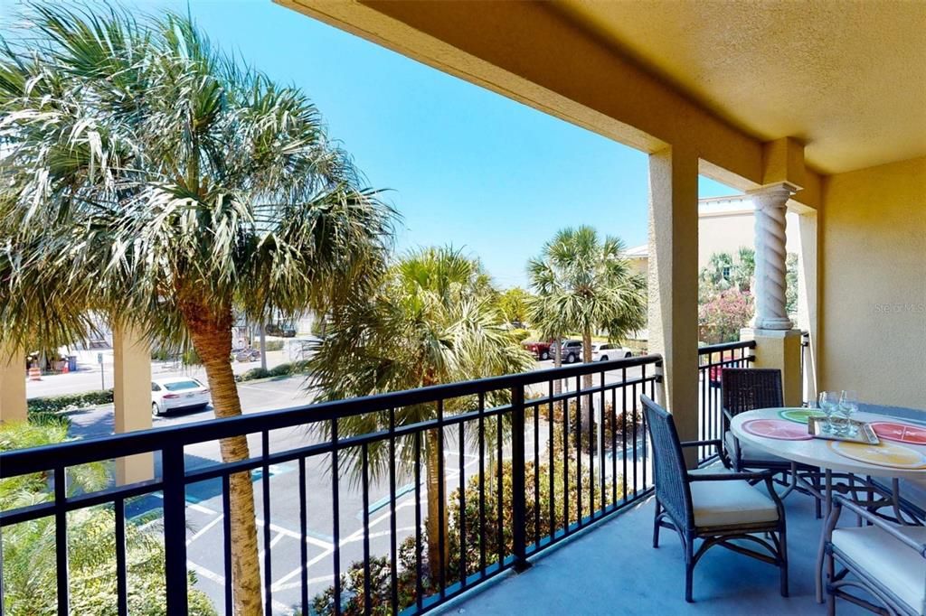 Recently Sold: $485,000 (2 beds, 2 baths, 1005 Square Feet)