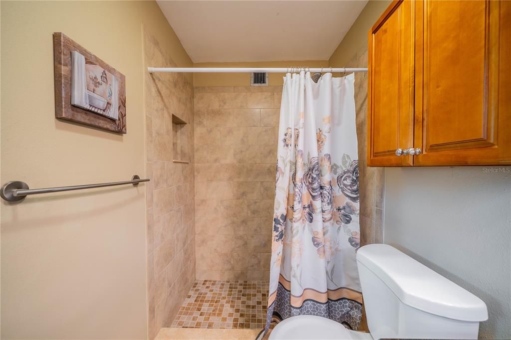 最近售出: $269,000 (2 贝兹, 2 浴室, 1533 平方英尺)