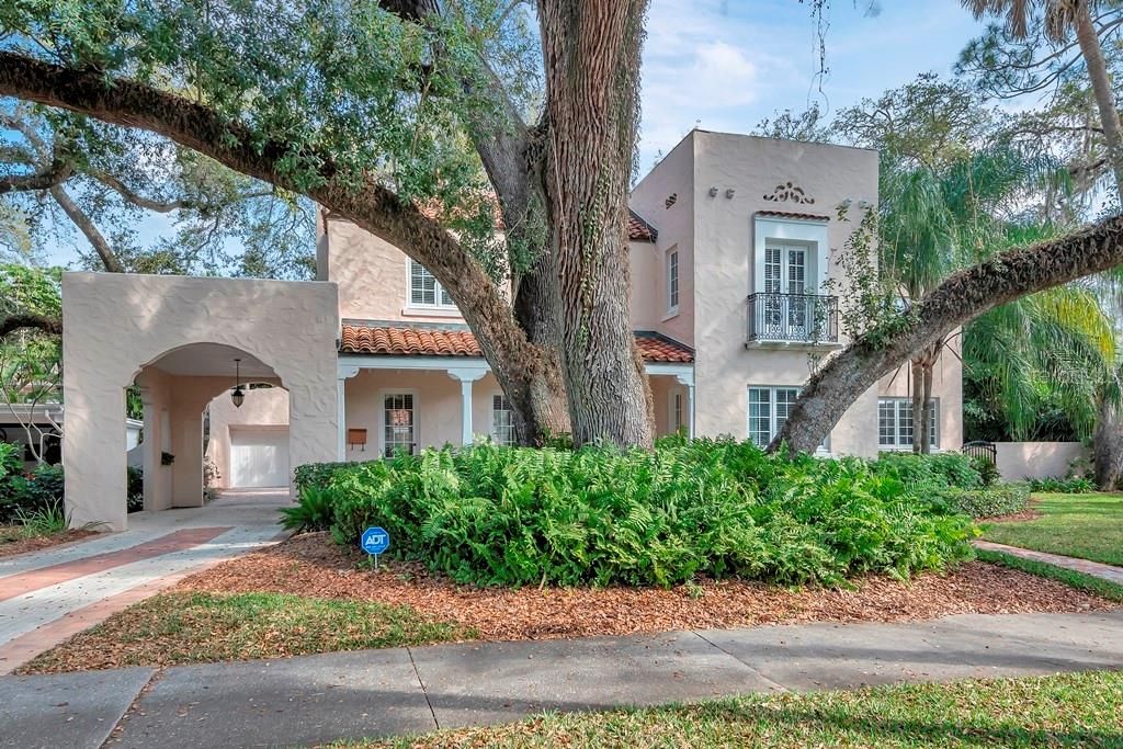 Recently Sold: $1,995,000 (4 beds, 4 baths, 3922 Square Feet)