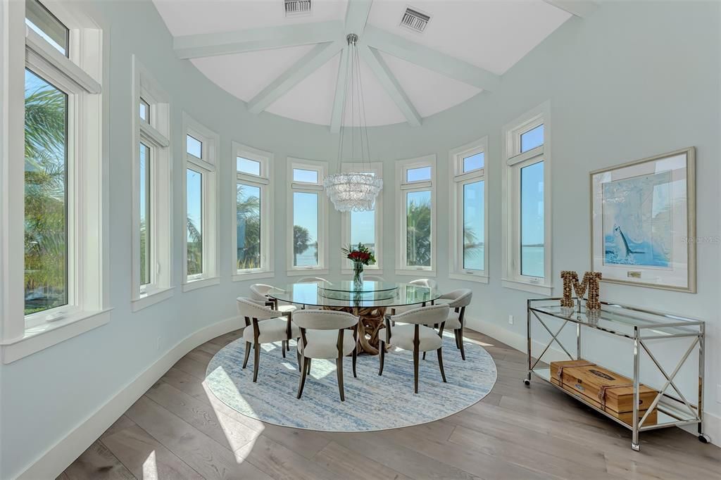 FORMAL DINNING ROOM