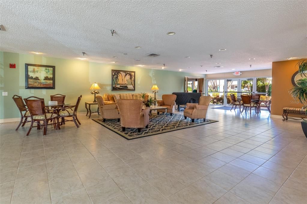 Recently Sold: $700,000 (2 beds, 2 baths, 1265 Square Feet)