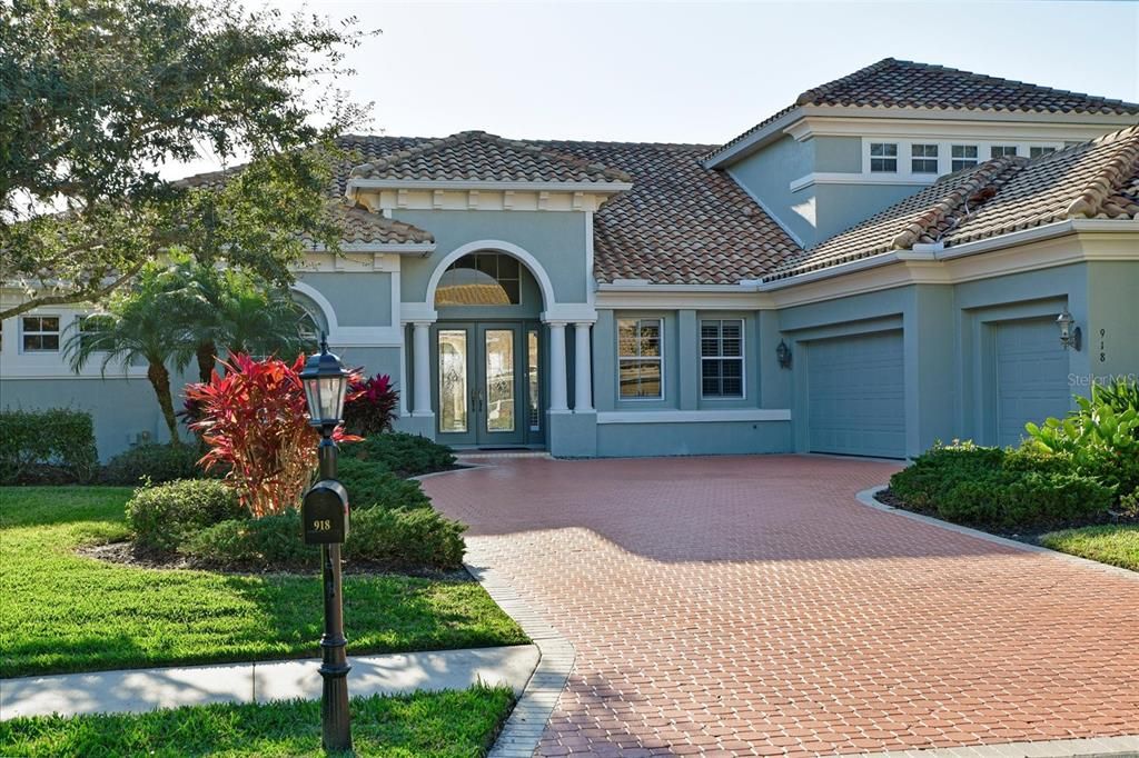 Recently Sold: $1,300,000 (4 beds, 3 baths, 4079 Square Feet)