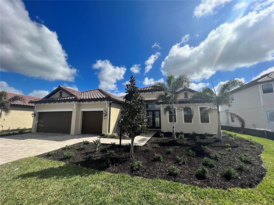 Recently Sold: $816,558 (3 beds, 3 baths, 2650 Square Feet)