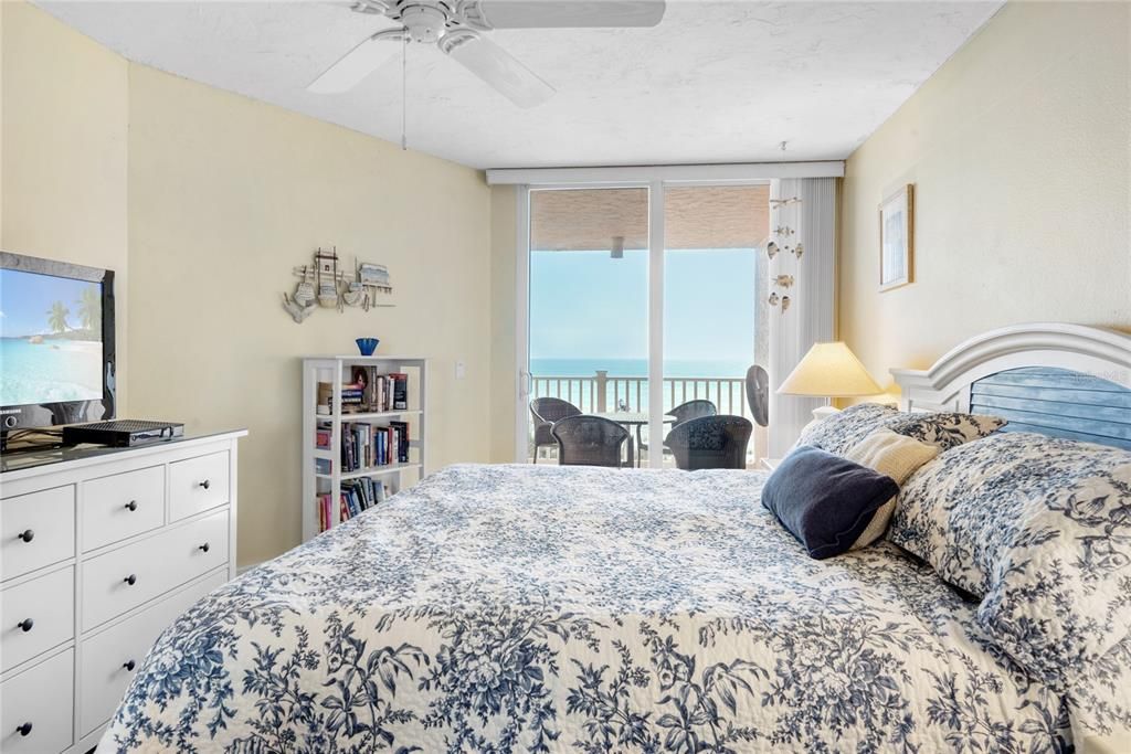 Recently Sold: $995,000 (2 beds, 2 baths, 1179 Square Feet)