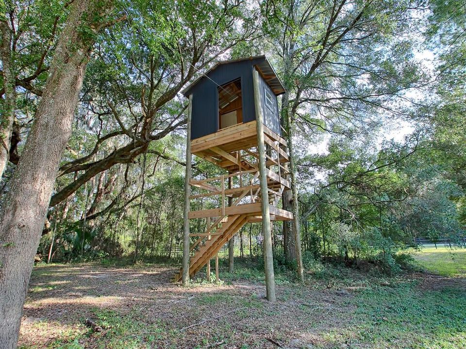 YOUR VERY OWN TREEHOUSE ON PROPERTY! INCLUDES A ZIP LINE!