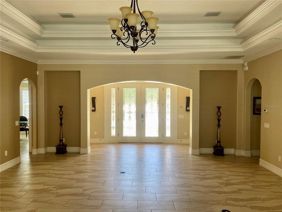 WOW!  JUST LOOK AT THIS GORGEOUS, ELEGANT ENTRANCE!!! NOTE THE TRAY CEILING AND CROWN MOLDING