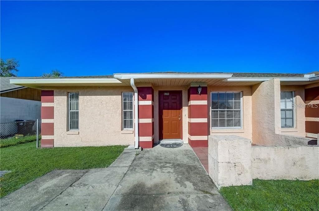 Recently Rented: $1,795 (3 beds, 2 baths, 1276 Square Feet)