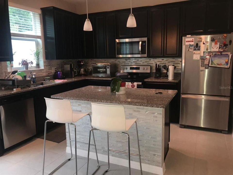 Recently Sold: $340,000 (3 beds, 2 baths, 1703 Square Feet)