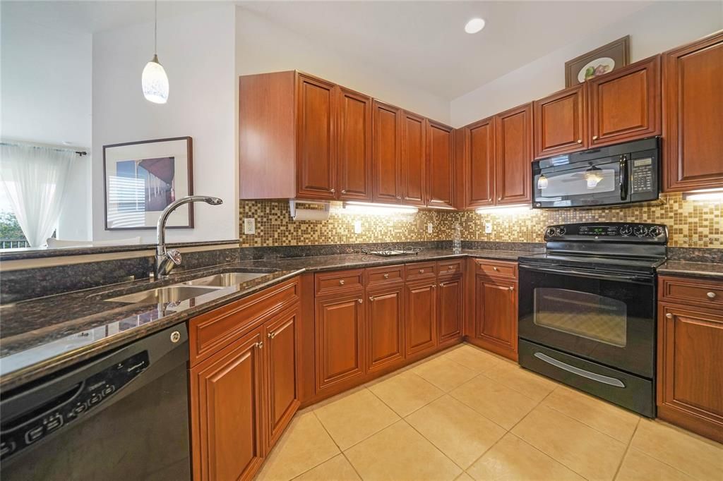 Recently Sold: $294,500 (3 beds, 2 baths, 1644 Square Feet)