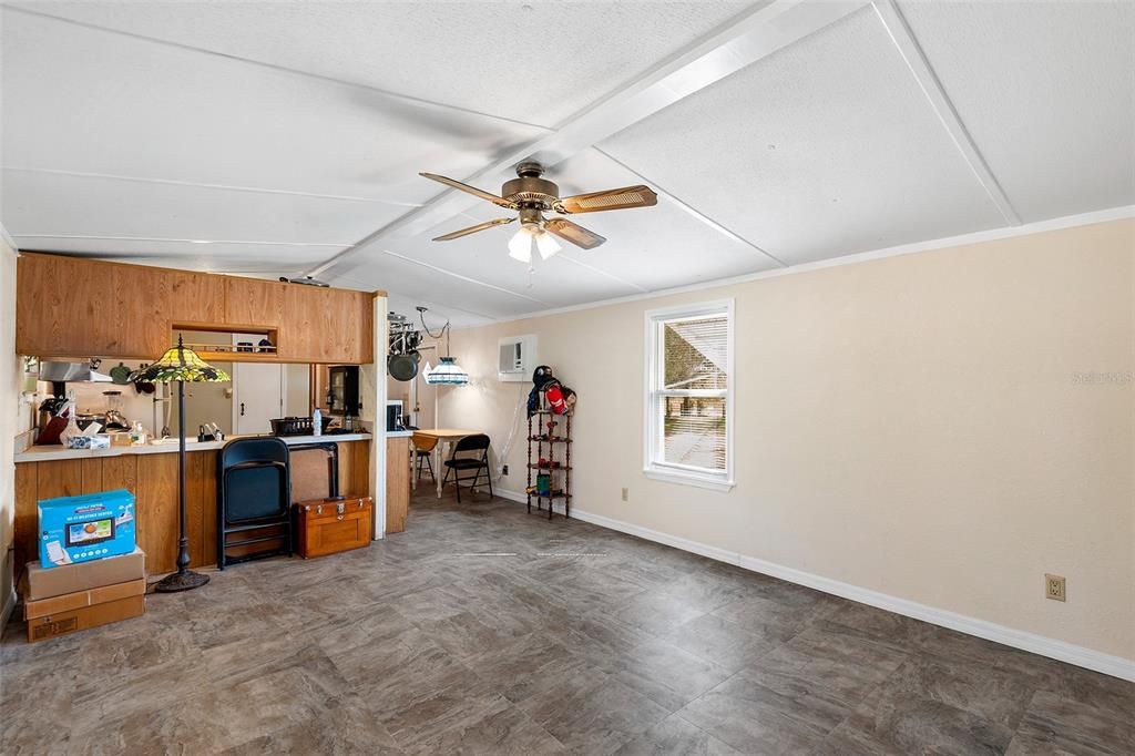 Recently Sold: $175,000 (2 beds, 1 baths, 854 Square Feet)