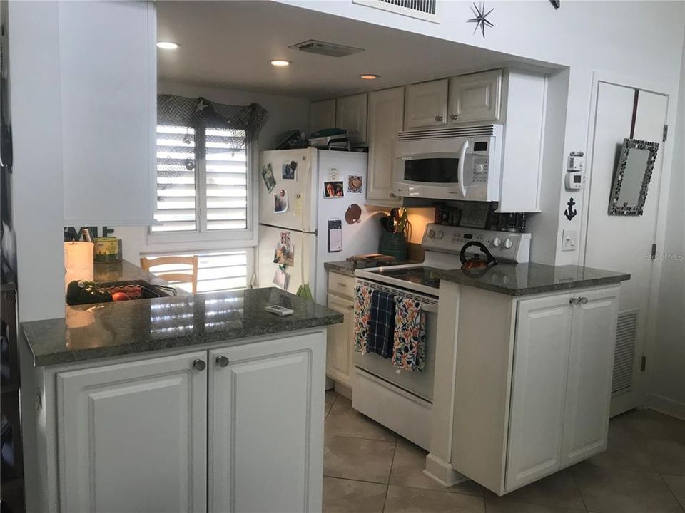 Recently Sold: $203,000 (1 beds, 1 baths, 586 Square Feet)