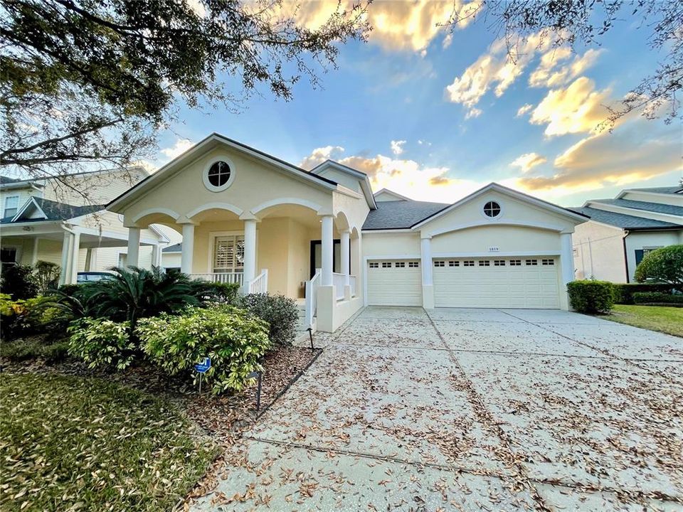 Недавно продано: $899,000 (4 спален, 3 ванн, 2806 Квадратных фут)