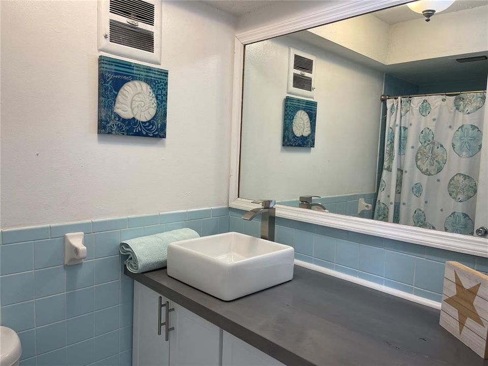 Recently Sold: $255,000 (2 beds, 2 baths, 845 Square Feet)